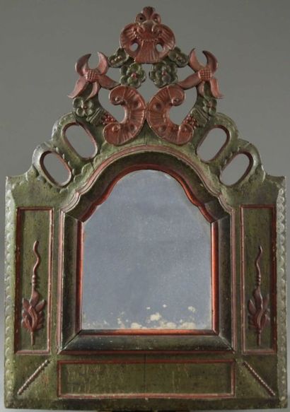 null Miroir en bois polychrome et sculpté

Epoque XIXe

Dim : 58 x 42 cm