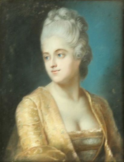  ECOLE FRANCAISEdu XVIIIème siècle Portrait de femme. Aquarelle et pastel. 49 x 38...