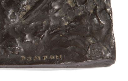 null François POMPON (1855-1933)

Poule d’eau

Bronze à patine brun sombre, portant,...