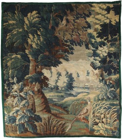 null Fragment de tapisserie d’Aubusson représentant un oiseau dans un paysage de...