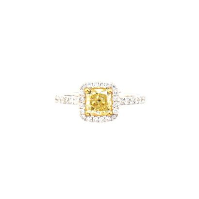 null Bague en or gris ornée d'un diamant de taille coussin fancy yellow pesant 1...