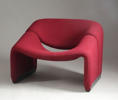 null Pierre PAULIN (1927-2009) Fauteuil modèle « 598 », garniture tissu rouge Édition...