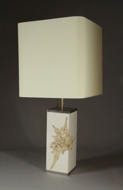 null Philippe VHEVERNY (Xxe) Lampe modèle « Colorado » en résine sculptée et métal...