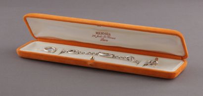 null HERMES – Paris made in France. Bracelet « Farandole » en argent, fermoir batonnet...