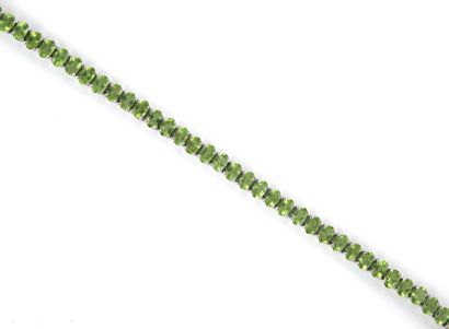 null Bracelet Peridot 20cts. Poids brut : 18 g.