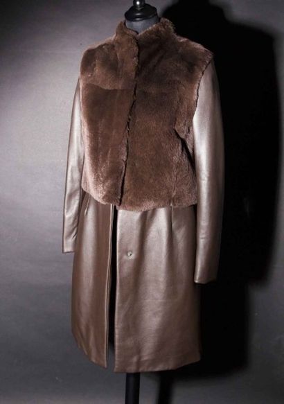 null LONGCHAMP Manteau de cuir moka, forme droite avec les deux devants en en fourrure...