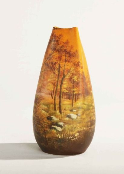 null Jérôme MASSIER Fils(1850-1916)


Vase en céramique à décor peint de paysage...