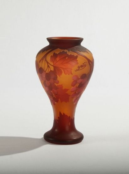 null Émile GALLE (1846-1904)


Vase de forme balustre sur talon


Épreuve en verre...