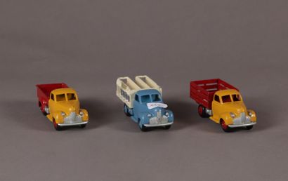 null DTF : Lot de 3 camions de transport Studebaker dont laitier.