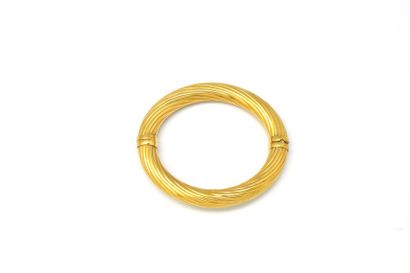 null Bracelet rigide en or, motif à fils torsadés

Poids : 12,5 g.