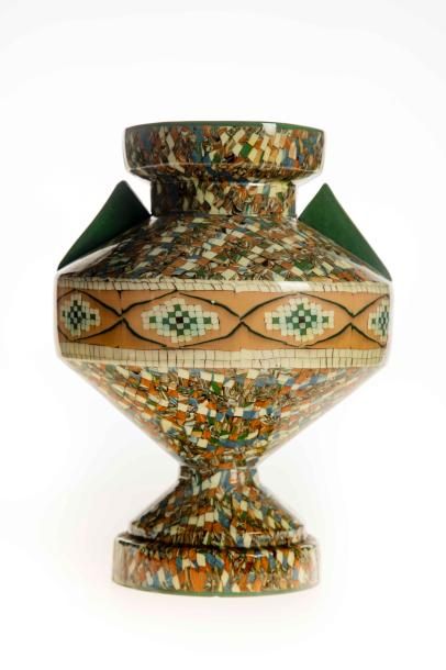 Jean GERBINO Jean GERBINO (1876-1966) VALLAURIS

Vase à bandeau anses triangle vert...