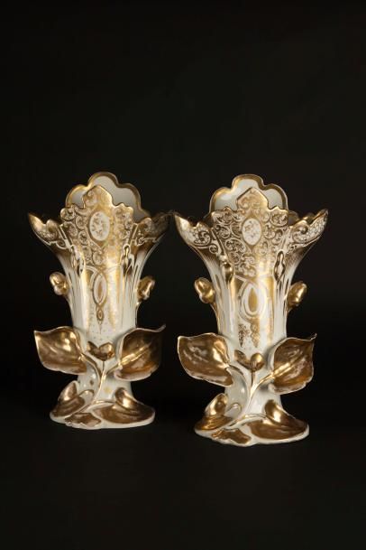 null Paire de vases d'église de mariage en porcelaine de Paris

Epoque : XIXe si...