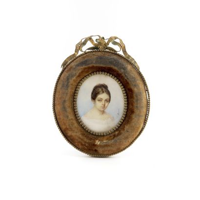null ECOLE FRANCAISE DU XIXe
Miniature
Portrait d'une jeune fille " Marie-Louise...