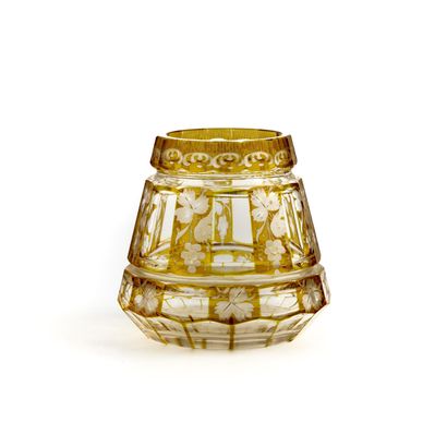 VERRERIE DE BOHEME Vase à pans coupés en cristal de Bohème
H. : 11 cm