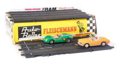Fleischmann FLEISCHMANN - 24 pièces de circuit et 3 voitures 