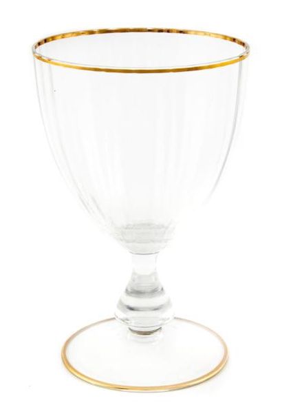 VASE DU XIXème Vase de mariage en cristal taillé à liseré doré Epoque XIXème H. :...