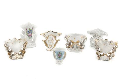 null Ensemble de 7 vases de mariage en porcelaine de Paris
Epoque siècle