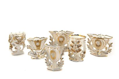 null Ensemble de 6 vases de mariage en porcelaine de Paris
Epoque XIXe siècle