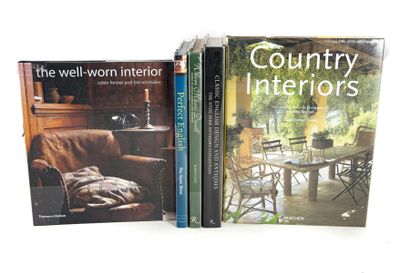 null Lot de 5 livres dont :
- The Well-Worn Interior pby Robin Forster Ed. Thames...