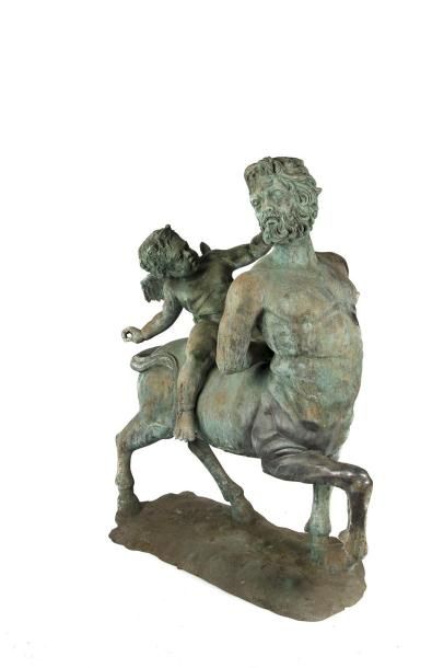null Importante scultpture en régule représentant un centaure surmonté par un ange...