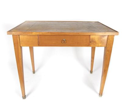 null Table bureau de dame en bois naturel ouvrant à un tiroir dessus cuir 
60 x 93...