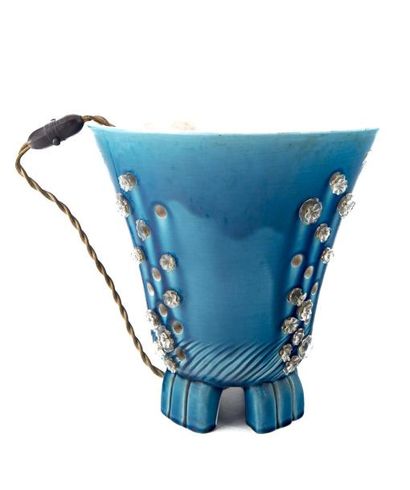 null Vase lampe en céramique à décor de fleur lumineuse
H. : 28 cm 
Manque et ac...