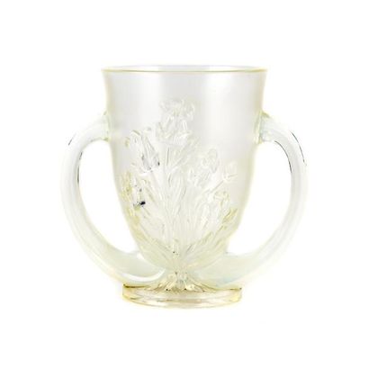 Vase en cristal Vase en cristal taillé à décor de fleurs H. : 20 cm