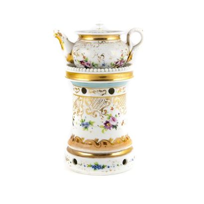 PORCELAINE DE PARIS Tisanière en porcelaine de Paris à décor de fleurs Epoque XIXe...