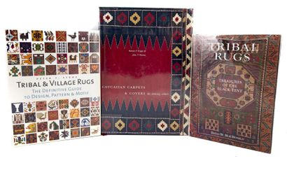 LIVRES MORDERNES Lot de 3 livres dont : - Tribal & Village Rugs the Definitive Guide...