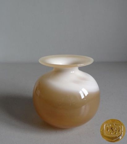 MAURE VIEIL MAURE VIEIL - La Napoule Petit vase de forme ovoïde à col étranglé en...