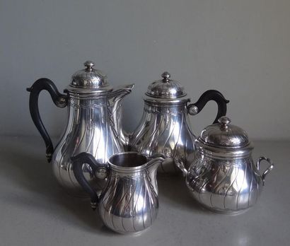 Service à thé et café en métal argenté Service à thé et café en métal argenté à panse...