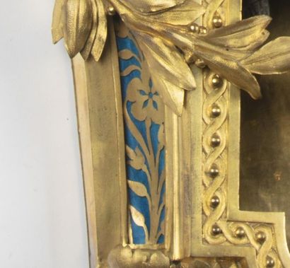 null Grand cartel d'applique en bronze doré.
Le cadran signé Lepine Horloger du Roy...