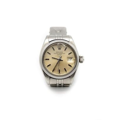 null ROLEX
Montre bracelet de dame en acier, modèle " Oyster Perpetual "
Boîte et...