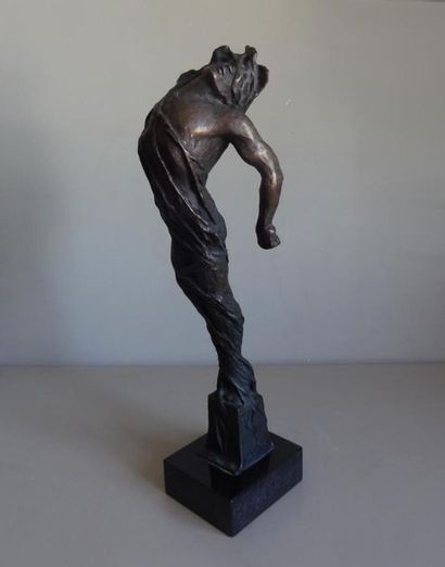 null Caroline van DER MERWE - Afrique du Sud
Il volo II - 1990
Bronze à patine verte
Monogrammé...