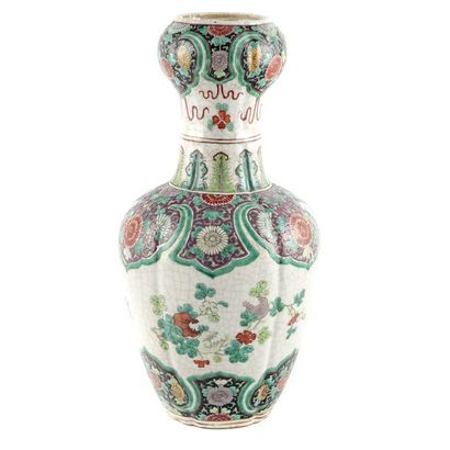 null CHINE Moderne 
Vase en céramique craquelée émaillée vert 
H. : 45 cm 