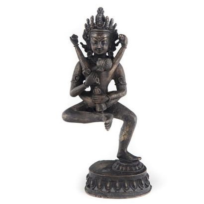 null ASIE
Statuette de Divinité indienne en bronze ciselé
H. 20 cm 