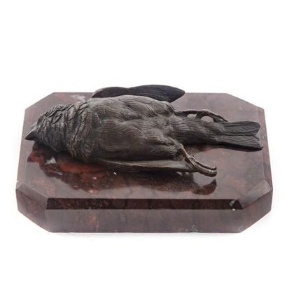 null Presse-papiers en marbre orné d'un oiseau en bronze.
Epoque XIXe siècle
L. :...