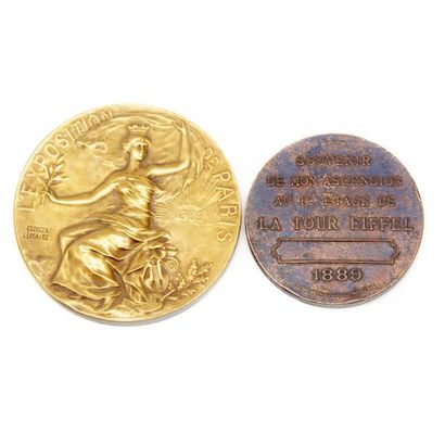 null Médaille en bronze "l'exposition de Paris en 1900", signée Georges Lemaire.
On...