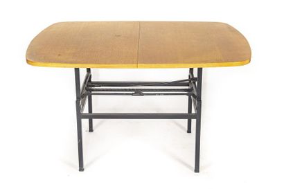 null Table en bois d'esprit Scandinave
H. : 76,5 cm l. : 95 cm L. : 124 cm 