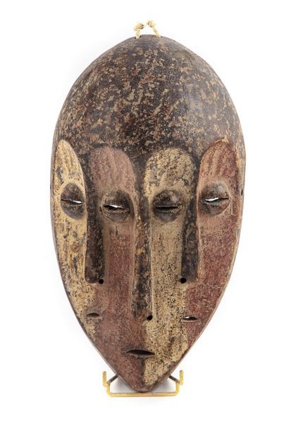 null CONGO - AFRIQUE

Masque Lega Lukwakongo tricéphale en bois naturel sculpté et...