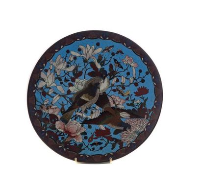 null CHINE

Assiette en métal à décor cloisonné d'oiseaux et fleurs

Circa 1900

Diam....