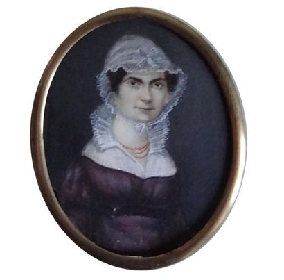 null École FRANCAISE vers 1820
Femme au bonnet de dentelle
Miniature sur ivoire à...