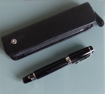 null MONT BLANC
Stylo-plume modèle Bohême en résine de couleur noire. Capuchon surmonté...