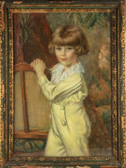null Abel Jules FAIVRE (1867-1945) 
Portrait d'enfant à la tunique jaune
Pastel
Signé...