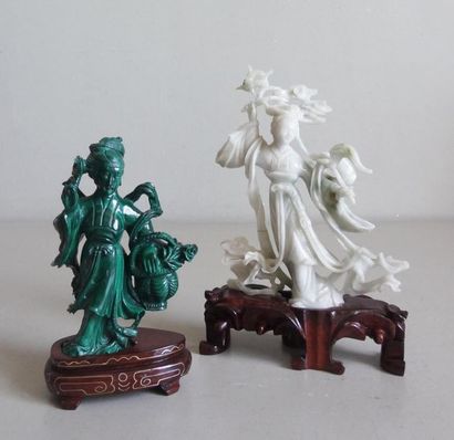 null ASIE
Deux statuettes de danseuses en pierre dure sculptée
H. 12 et 15 cm
Petits...