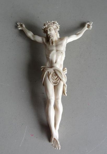 null Christ en ivoire sculpté - sans sa croix
XIXe
H. 22 cm
Petit accident
Pièce...