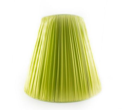 null Grand abat jour en soie plissée de couleur verte
H. ; 60,5 - D. : 64 cm