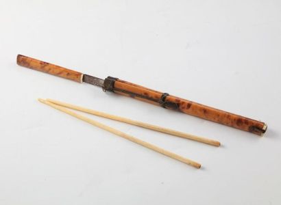 null JAPON
Porte baguette en bois façon écaille et ivoire
Fin XIXe - début XXe
