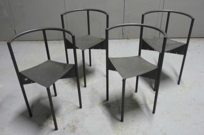 null Philippe STARCK 
Suite de quatre chaises en aluminium à dossier tubulaire arrondi...