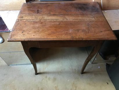 null TABLE à écrire en bois naturel à un tiroir en ceinture 
XIXe siècle 
71 x 83...